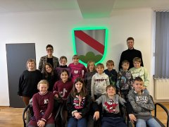 Die vierte Klasse besucht das Rathaus Die vierte Klasse besucht das Rathaus